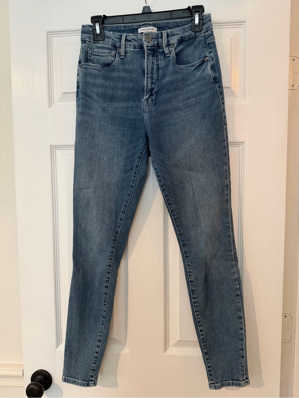 Good American Mid-Wash Good Waist Skinny Jeans in Blue